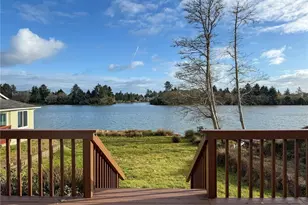 586 Mt Olympus Ave SE, Ocean Shores, WA 98569 - Photo 5