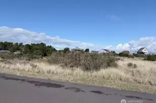 436 Portal Loop S, Ocean Shores, WA 98569 - Photo 1