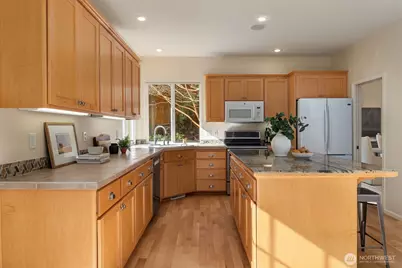 10647 Woodhaven Lane, Bellevue, WA 98004 - Photo 7