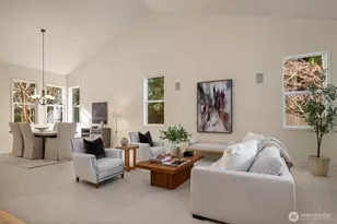 10647 Woodhaven Ln, Bellevue, WA 98004 - Photo 3