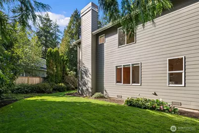 10647 Woodhaven Lane, Bellevue, WA 98004 - Photo 21