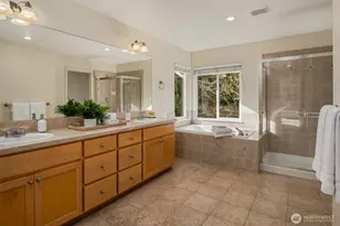 10647 Woodhaven Ln, Bellevue, WA 98004 - Photo 13