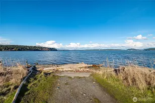 710 E Bay Front Ln, Oak Harbor, WA 98277 - Photo 31