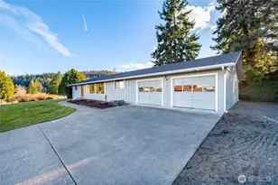 710 E Bay Front Ln, Oak Harbor, WA 98277 - Photo 5