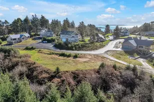 3038 Ocean View Ct, Ilwaco, WA 98624 - Photo 1