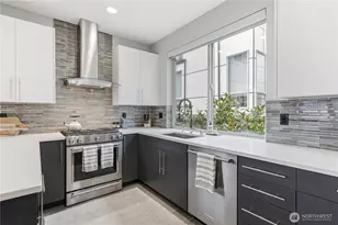 744 N 95th St, Seattle, WA 98103 - Photo 9