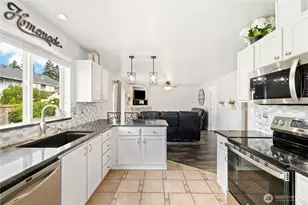 7911 195th St E, Spanaway, WA 98387 - Photo 11