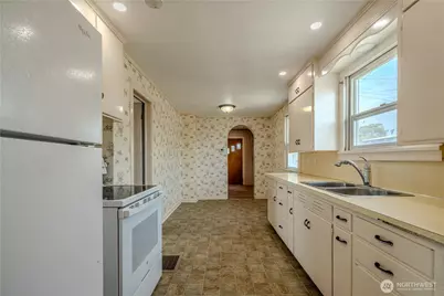 915 Orondo Avenue, Wenatchee, WA 98801 - Photo 11