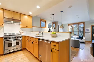 3824 Evanston Ave N, Seattle, WA 98103 - Photo 9