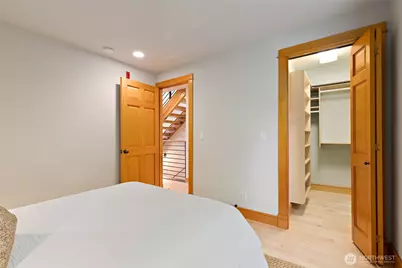 3824 Evanston Avenue N #6, Seattle, WA 98103 - Photo 17