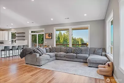 250 Red Rock Drive, Castle Rock, WA 98611 - Photo 5