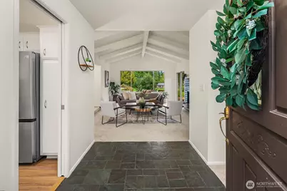 18204 NE 27th Street, Redmond, WA 98052 - Photo 3