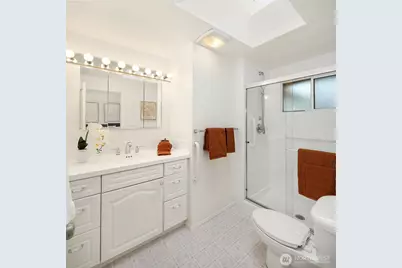 18204 NE 27th Street, Redmond, WA 98052 - Photo 15