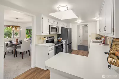 18204 NE 27th Street, Redmond, WA 98052 - Photo 11