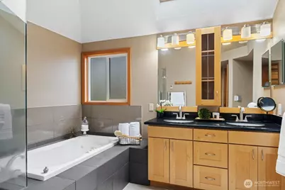 3425 241st Place SE, Sammamish, WA 98029 - Photo 23