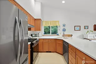 923 NW Leisure Ln, Bremerton, WA 98311 - Photo 11