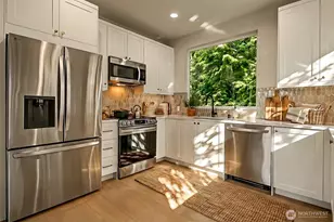 11219 NE 95th St, Kirkland, WA 98033 - Photo 11