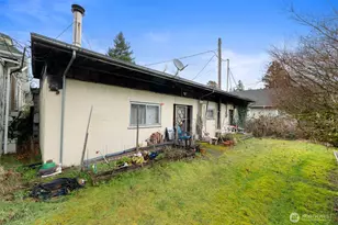 24201 Roberts Dr, Black Diamond, WA 98010 - Photo 21