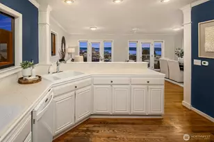 317 Highland Dr, Seattle, WA 98109 - Photo 25