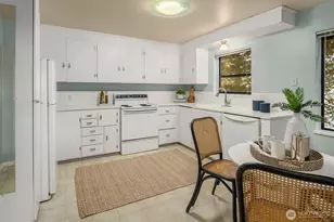 317 Highland Dr, Seattle, WA 98109 - Photo 33