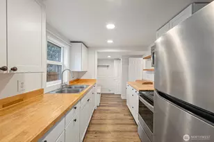 926 Austin Ave, Port Orchard, WA 98366 - Photo 3