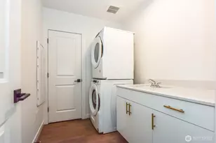 15558 NE 15th Pl, Bellevue, WA 98007 - Photo 21