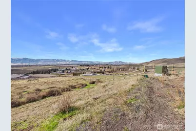 236 S Partridge Lane, East Wenatchee, WA 98802 - Photo 1