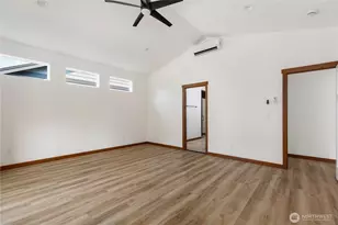 801 NW Shire St, Oak Harbor, WA 98277 - Photo 9