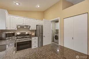 2415 SE 8th Pl, Renton, WA 98055 - Photo 9