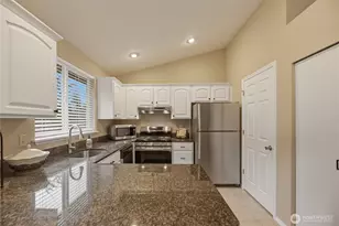 2415 SE 8th Pl, Renton, WA 98055 - Photo 31