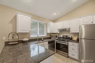 2415 SE 8th Pl, Renton, WA 98055 - Photo 7