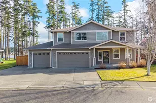2722 SW Fairway Point Dr, Oak Harbor, WA 98277 - Photo 1