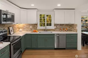 403 NE 94th St, Seattle, WA 98115 - Photo 17