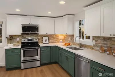 403 NE 94th Street, Seattle, WA 98115 - Photo 13