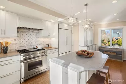 2519 Crestmont Place W, Seattle, WA 98199 - Photo 19