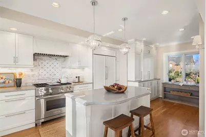 2519 Crestmont Place W, Seattle, WA 98199 - Photo 13