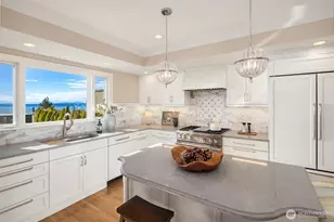 2519 Crestmont Pl W, Seattle, WA 98199 - Photo 15