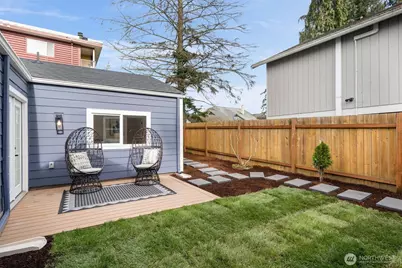 704 N 104th Street, Seattle, WA 98133 - Photo 31