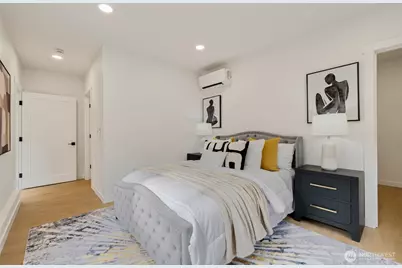 704 N 104th Street, Seattle, WA 98133 - Photo 13