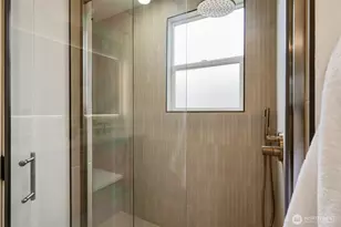 704 N 104th St, Seattle, WA 98133 - Photo 17