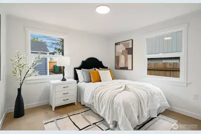 704 N 104th Street, Seattle, WA 98133 - Photo 19