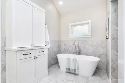 10475 Manitou Beach Drive NE, Bainbridge Island, WA 98110 - Photo 17