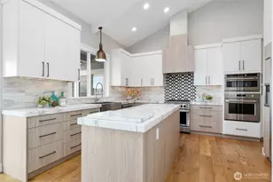 10475 Manitou Beach Dr NE, Bainbridge Island, WA 98110 - Photo 11