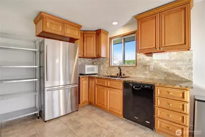 908 S 18th Street, Mount Vernon, WA 98274 - Photo 9