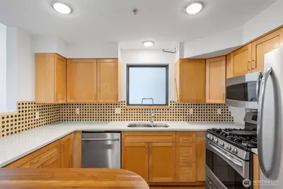 2048 13th Avenue W #8, Seattle, WA 98119 - Photo 13