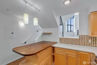 2048 13th Avenue W #8, Seattle, WA 98119 - Photo 15