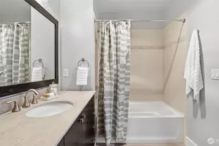 699 John St, Seattle, WA 98109 - Photo 25