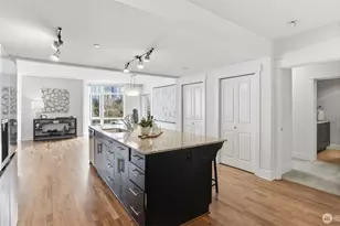 699 John St, Seattle, WA 98109 - Photo 3