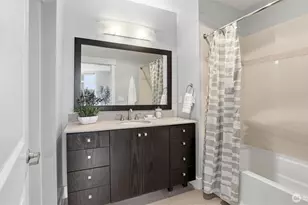 699 John St, Seattle, WA 98109 - Photo 23