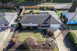 4403 Soundview Dr W, University Place, WA 98466 - Photo 3